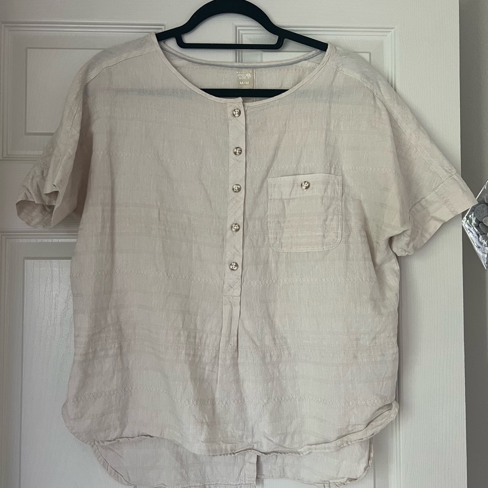Mountain Hardwear Button Down Short Sleeve Cream Shirt Medium